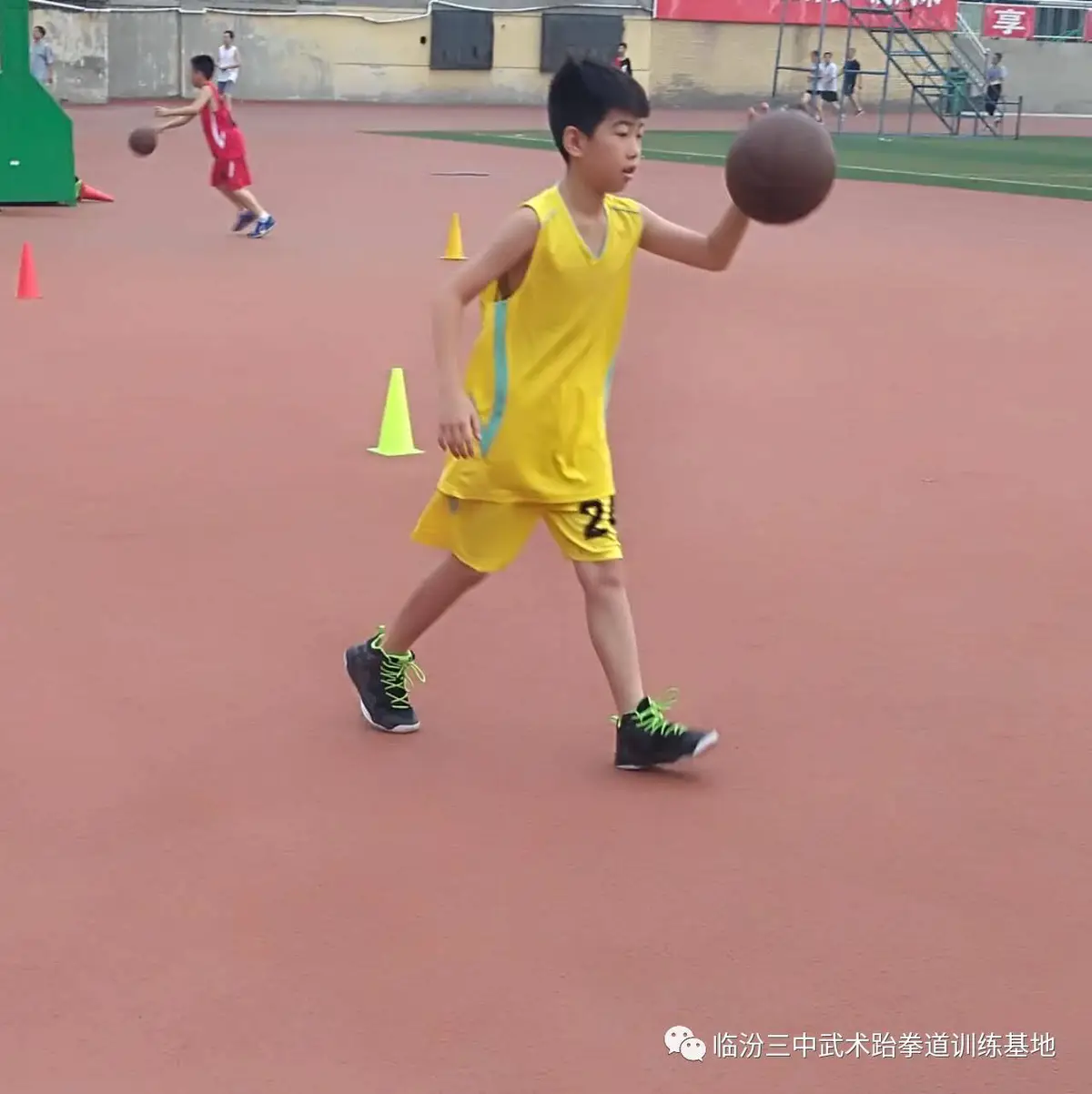 业余爱好者如何在有限时间内提升篮球优势_1